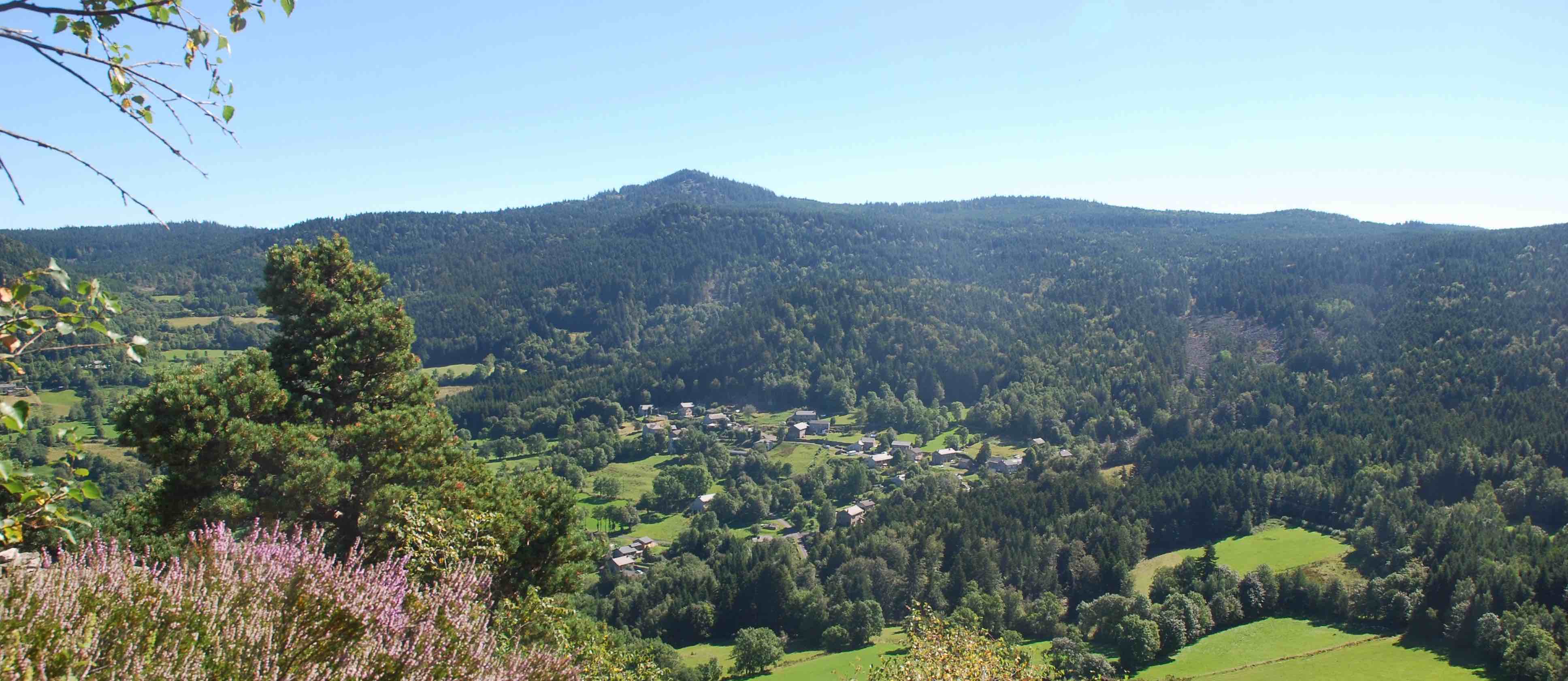 vue du Villaret depuis le Peyre de Bard